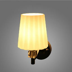 现代灯具价格查询与比价 90-100元区间纺织品风格选购指南